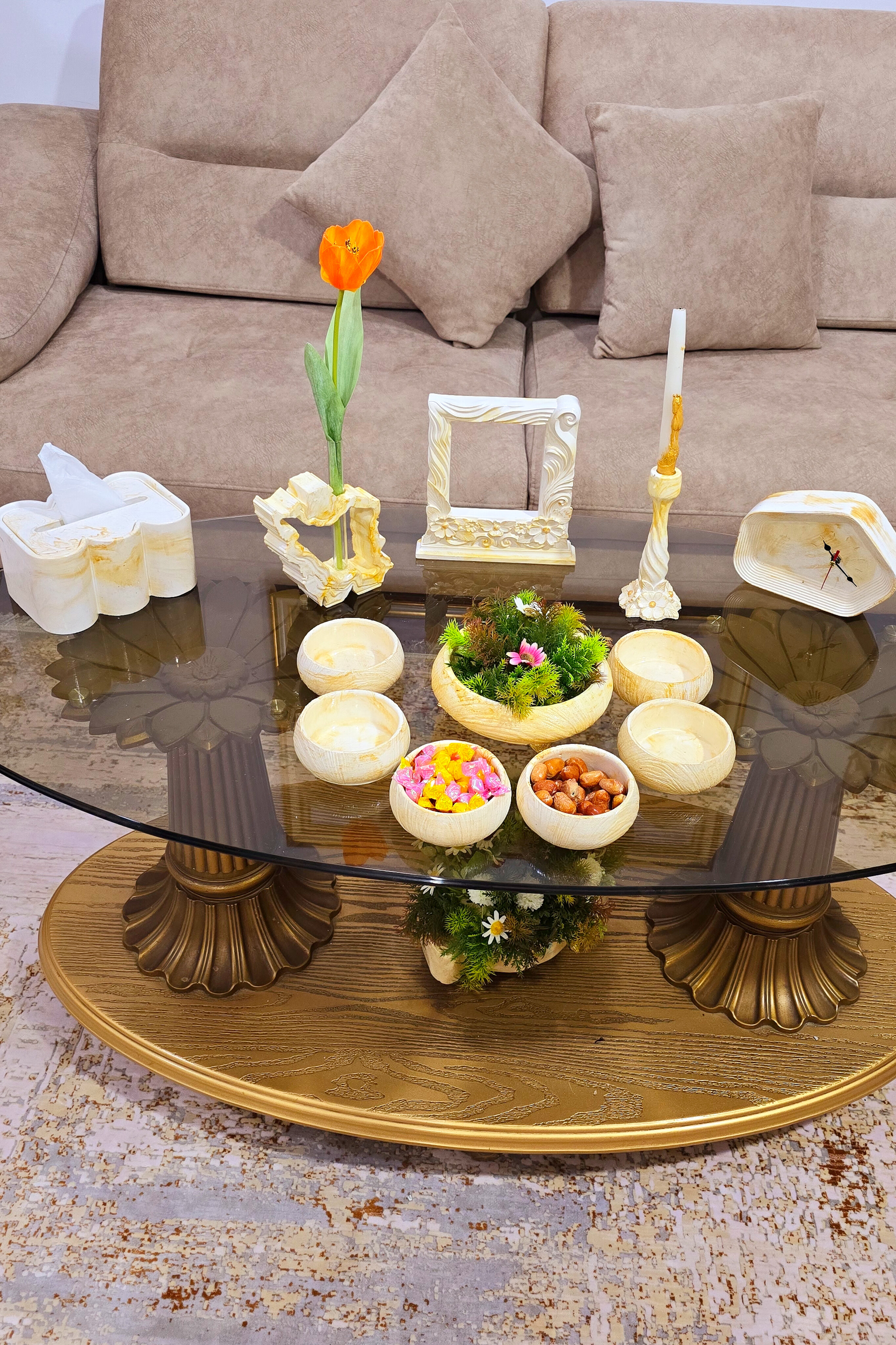 خرید، فروش، ست هفت و ست پذیرایی جلو مبلی لاکچری ۱۶ تکه، ساعت رومیزی، جا دستنال کاغذی،گلدان شیشه ای+قیمت